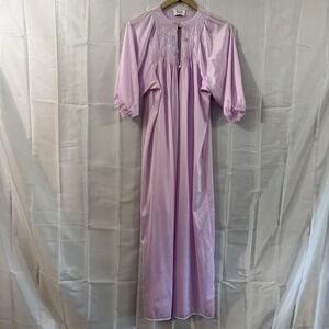 Vtg Paramount New York Peignoir Cover Up Purple 2 Button Long Sexy Lingerie M